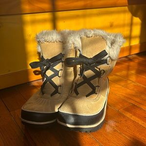 Pre owned Sorel Women’s Tivoli II Suede Boot Size 6 Tan/Black